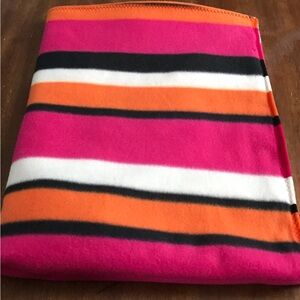 Sunset striped fleece pet blanket — Pink and Orange - Black color waves